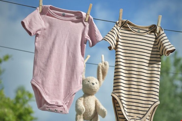 Zo veel kleding heb je nodig voor je pasgeboren baby